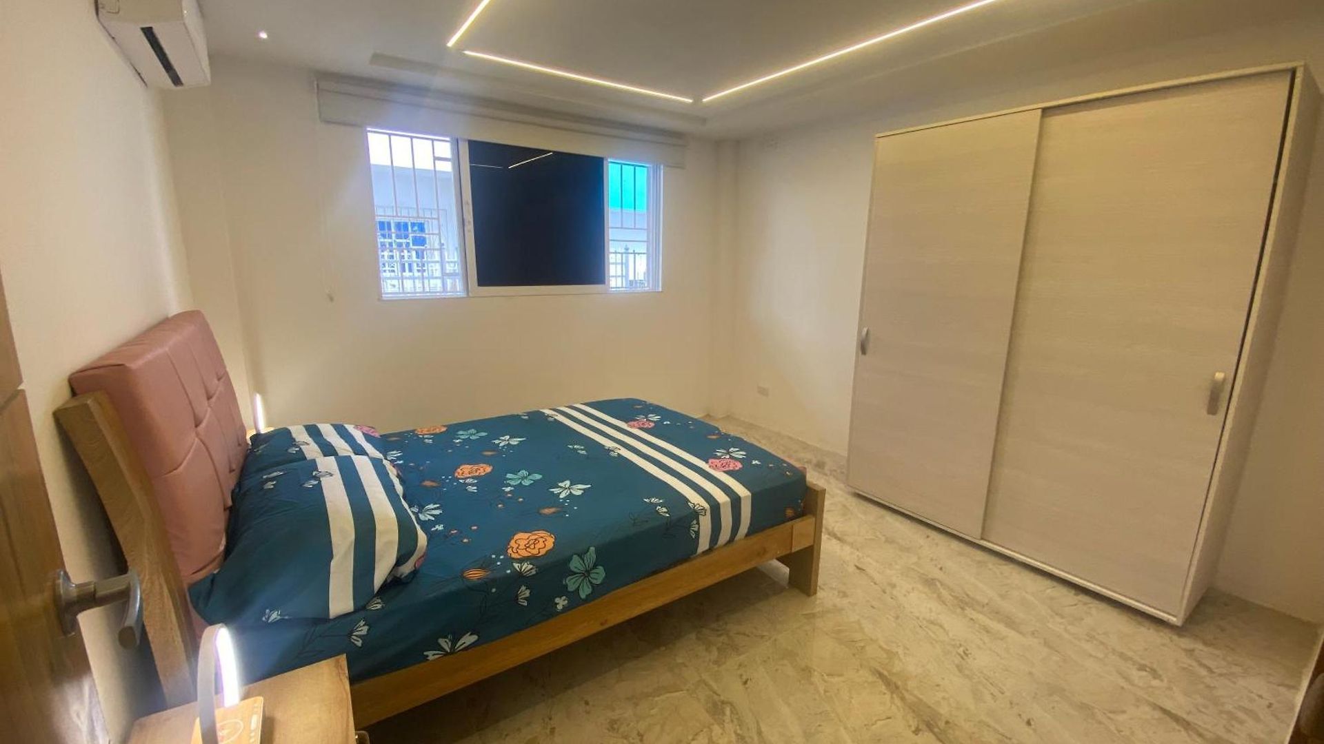 Apartamento Casa De Lujo En Barrio Popular
