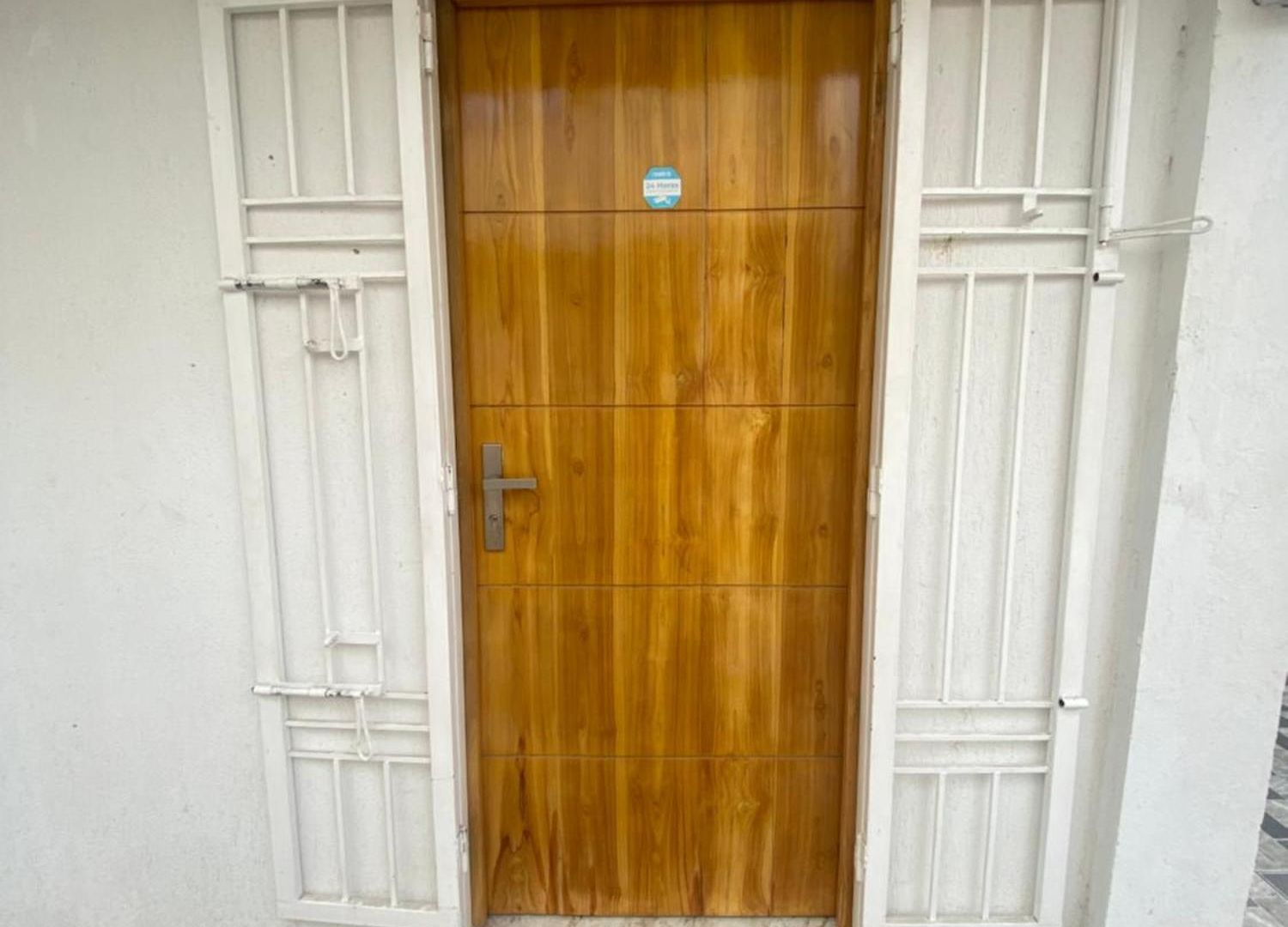 Casa De Lujo En Barrio Popular