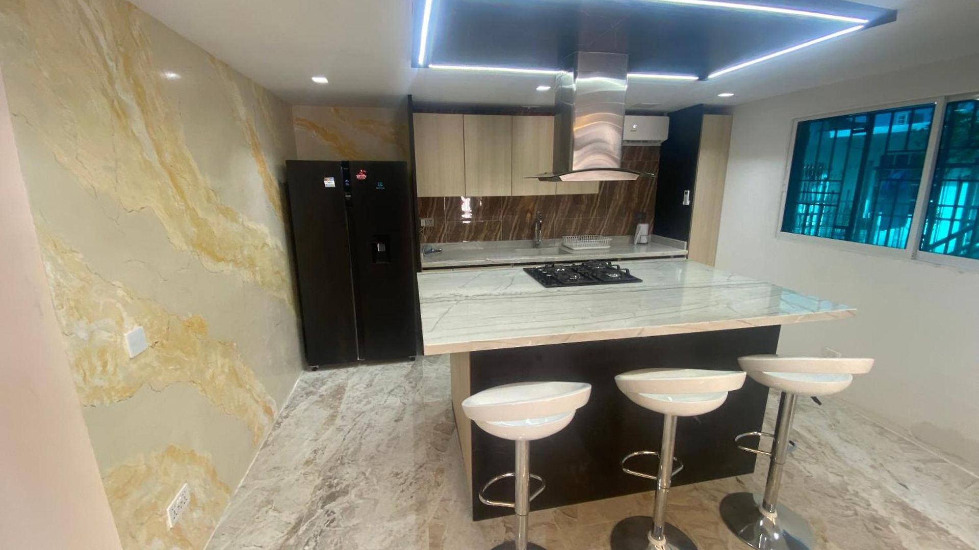 Apartamento Casa De Lujo En Barrio Popular