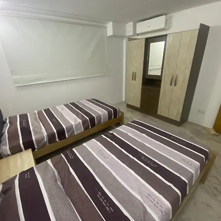 Casa De Lujo En Barrio Popular Apartamento