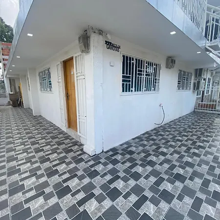 Casa De Lujo En Barrio Popular Cartagena