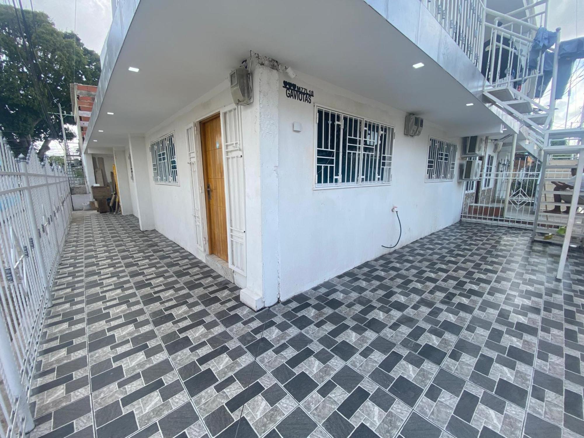 Casa De Lujo En Barrio Popular Cartagena