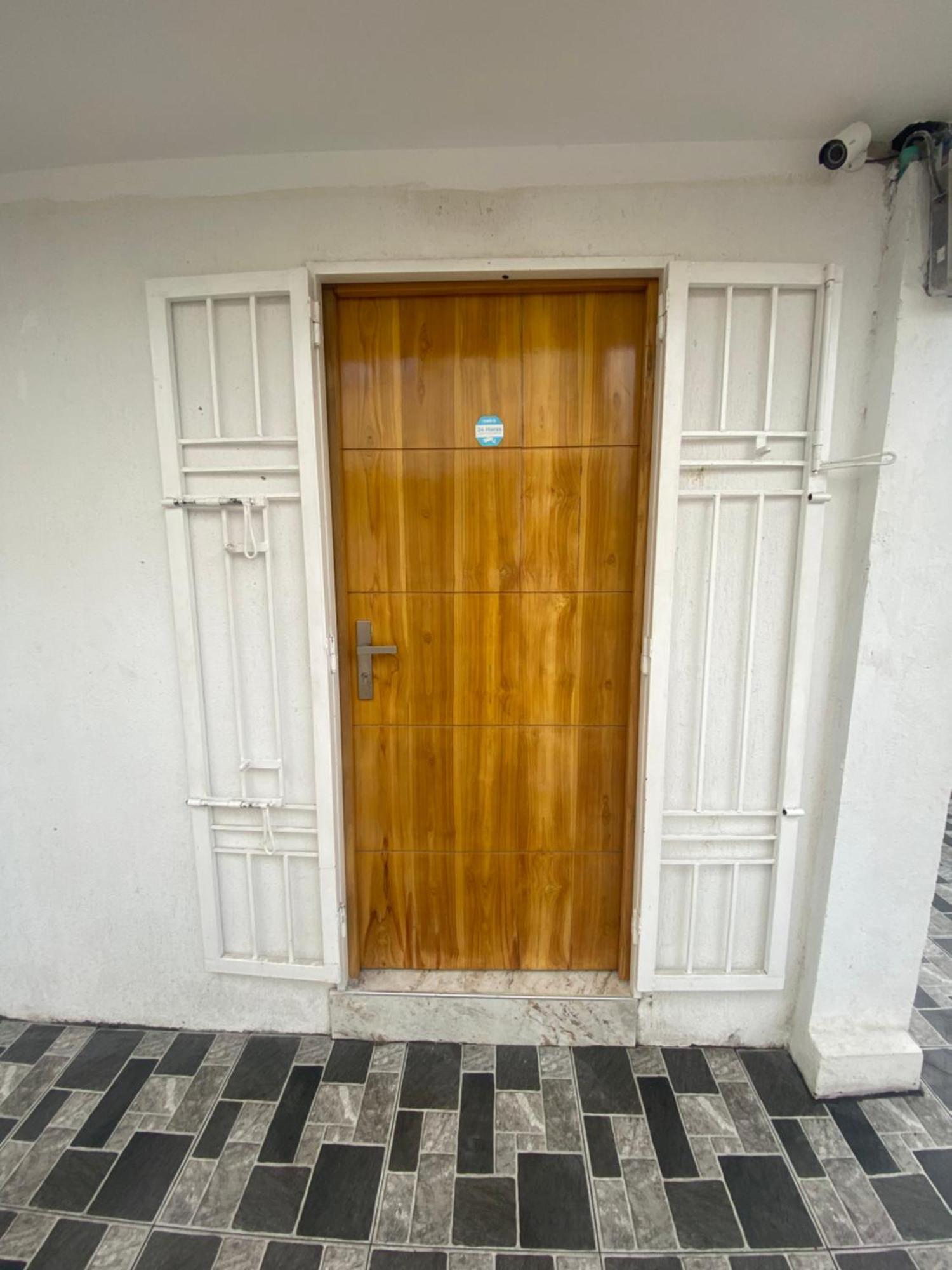 Casa De Lujo En Barrio Popular